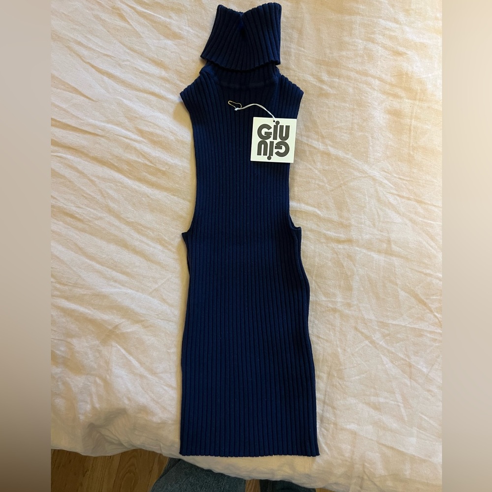 Brand New Giu Giu Sleeveless Turtleneck